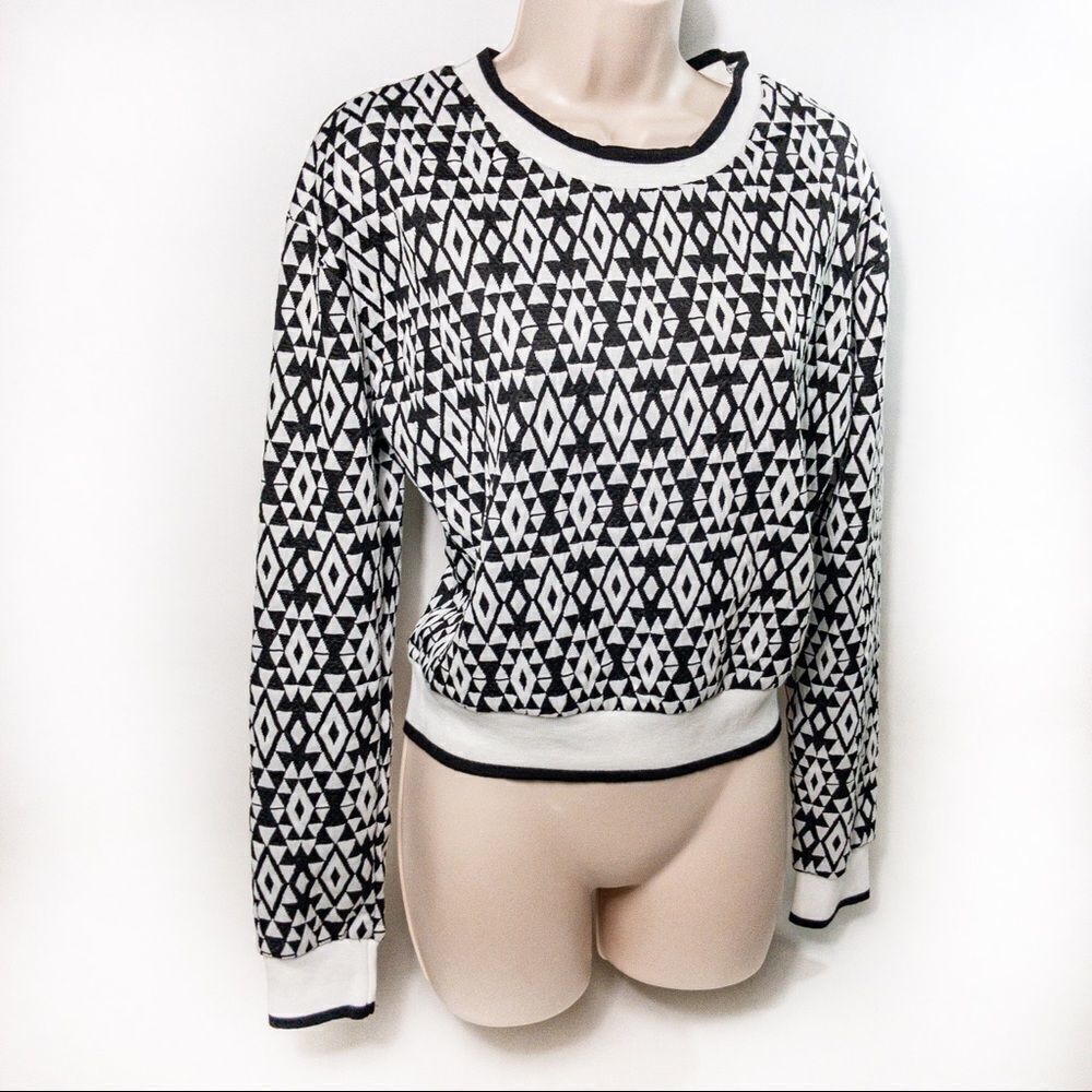 NWT AnM Geo Knit Cropped Top Sz M